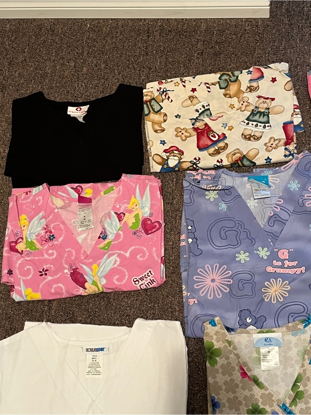 11 Scrub Tops Multicolor Floral Patterned Nurse Housekeeping Health Care Bundle - Picture 2 of 9